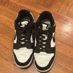 Nike Men's Black and White Sneakers